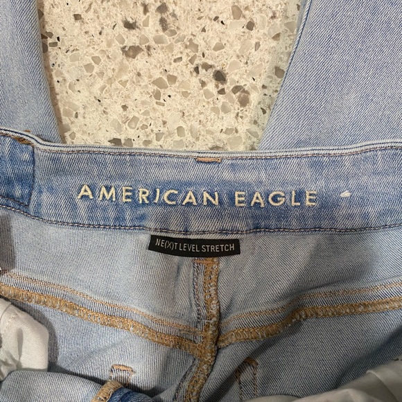 American Eagle Distressed Curvy Skinny Jegging - Picture 7 of 7